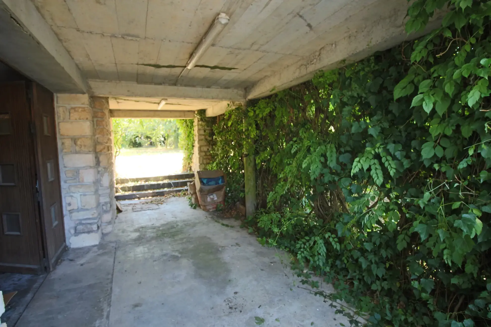 Belle maison avec terrasse et atelier à Puy-l'Eveque, 178 m² 