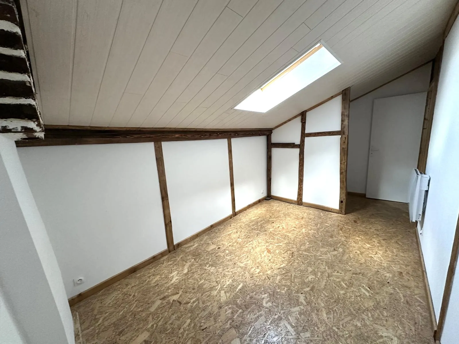 À Vendre Duplex F3 de 74 m² à Unieux - Résidence Calme et Rénovée 