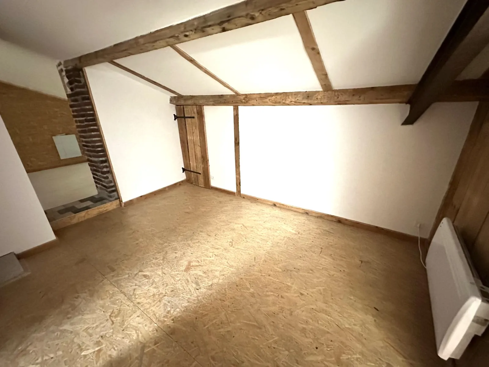 À Vendre Duplex F3 de 74 m² à Unieux - Résidence Calme et Rénovée 