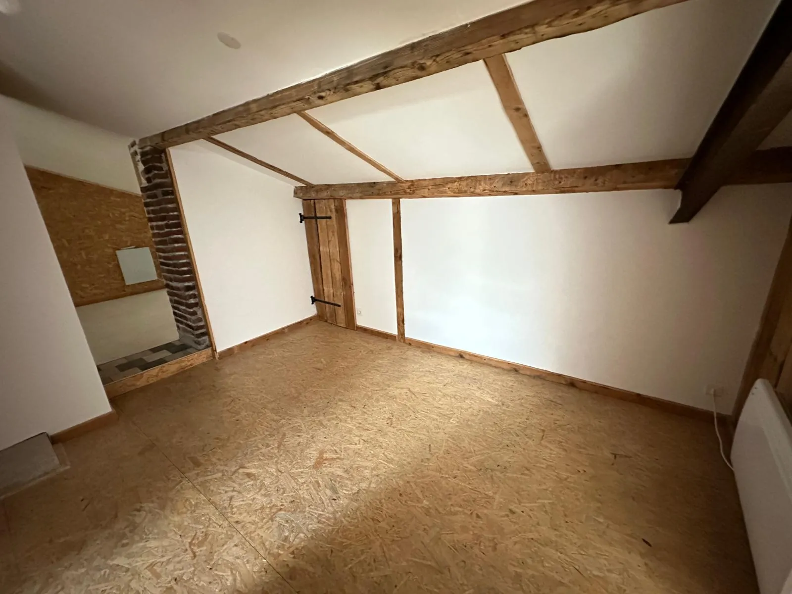 À Vendre Duplex F3 de 74 m² à Unieux - Résidence Calme et Rénovée 