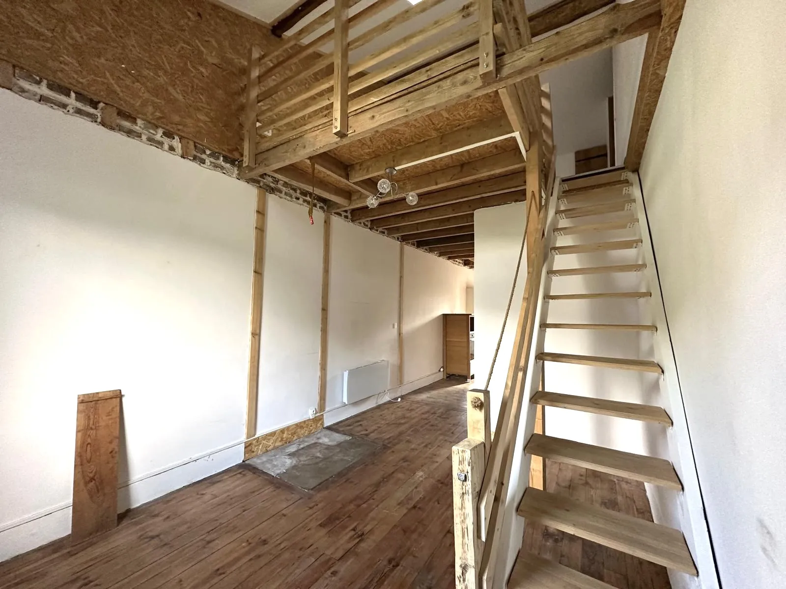 À Vendre Duplex F3 de 74 m² à Unieux - Résidence Calme et Rénovée 