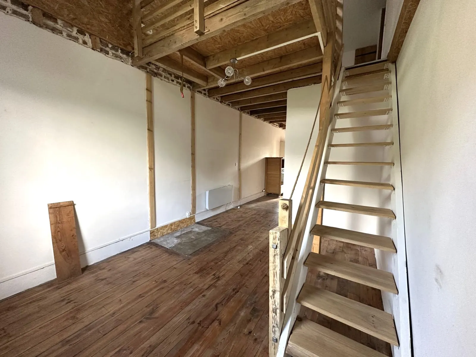 À Vendre Duplex F3 de 74 m² à Unieux - Résidence Calme et Rénovée 