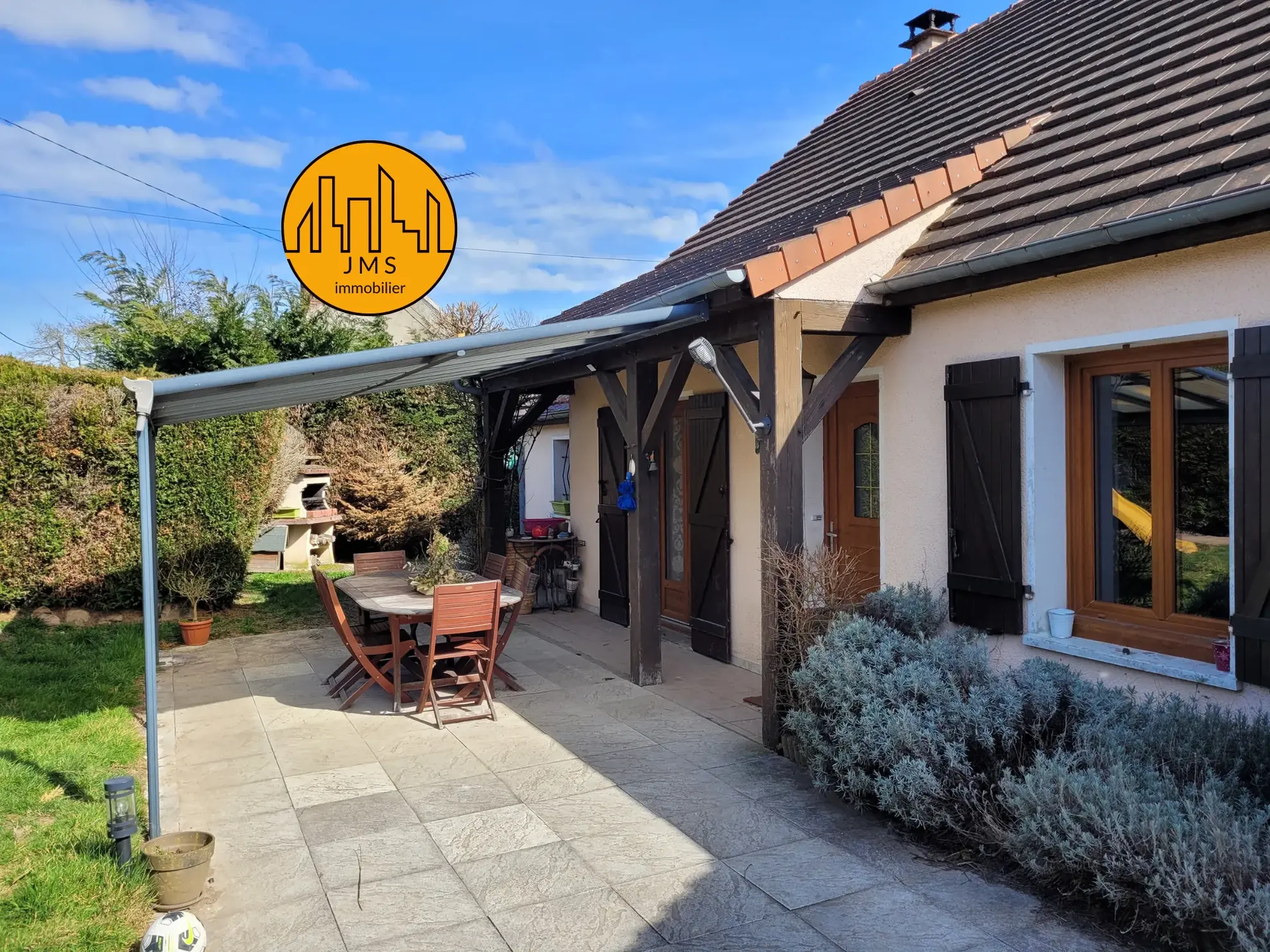 Maison familiale F7 à Tronget avec jardin, garage et haute performance énergétique