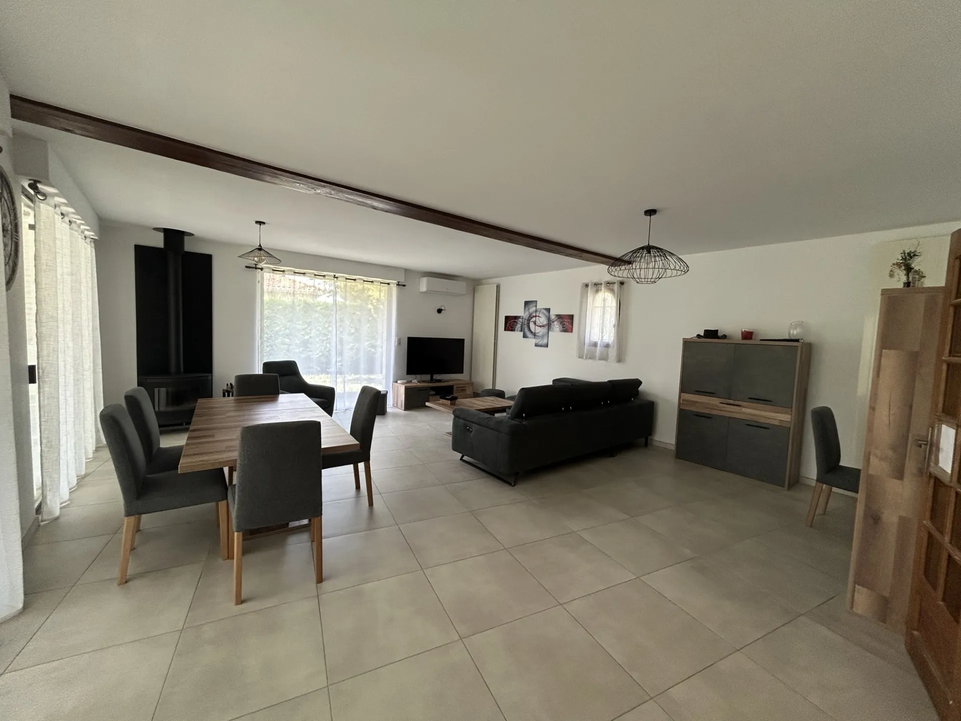 Maison rénovée avec 3 chambres à Marmande – Grand jardin et confort moderne 