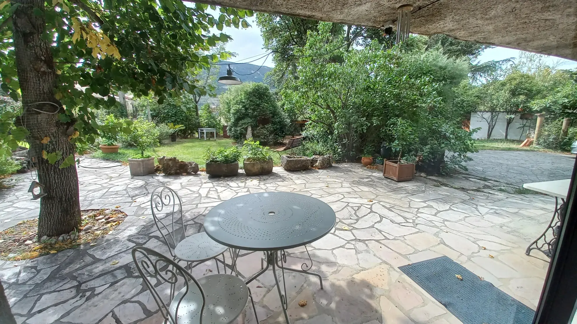 Maison spacieuse avec vue sur Larzac à Millau - Potentiel à exploiter