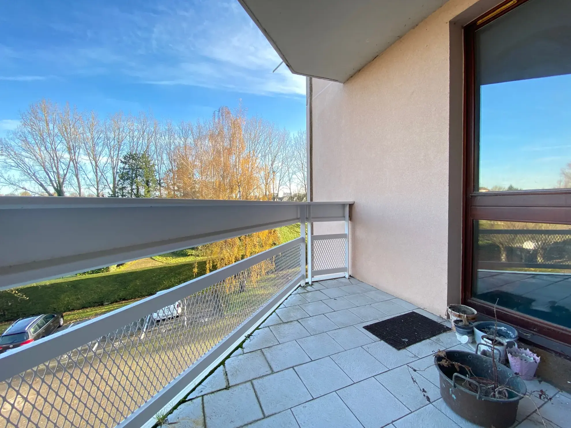 Appartement 3 chambres à Abbeville proche centre avec parking et cave 