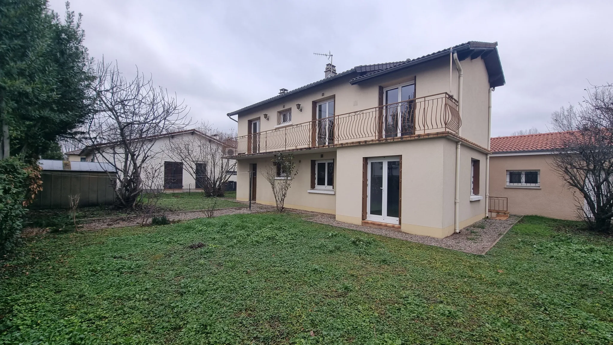 Maison de 115 m² avec 3 chambres à Cébazat, potentiel de rénovation dans une impasse paisible