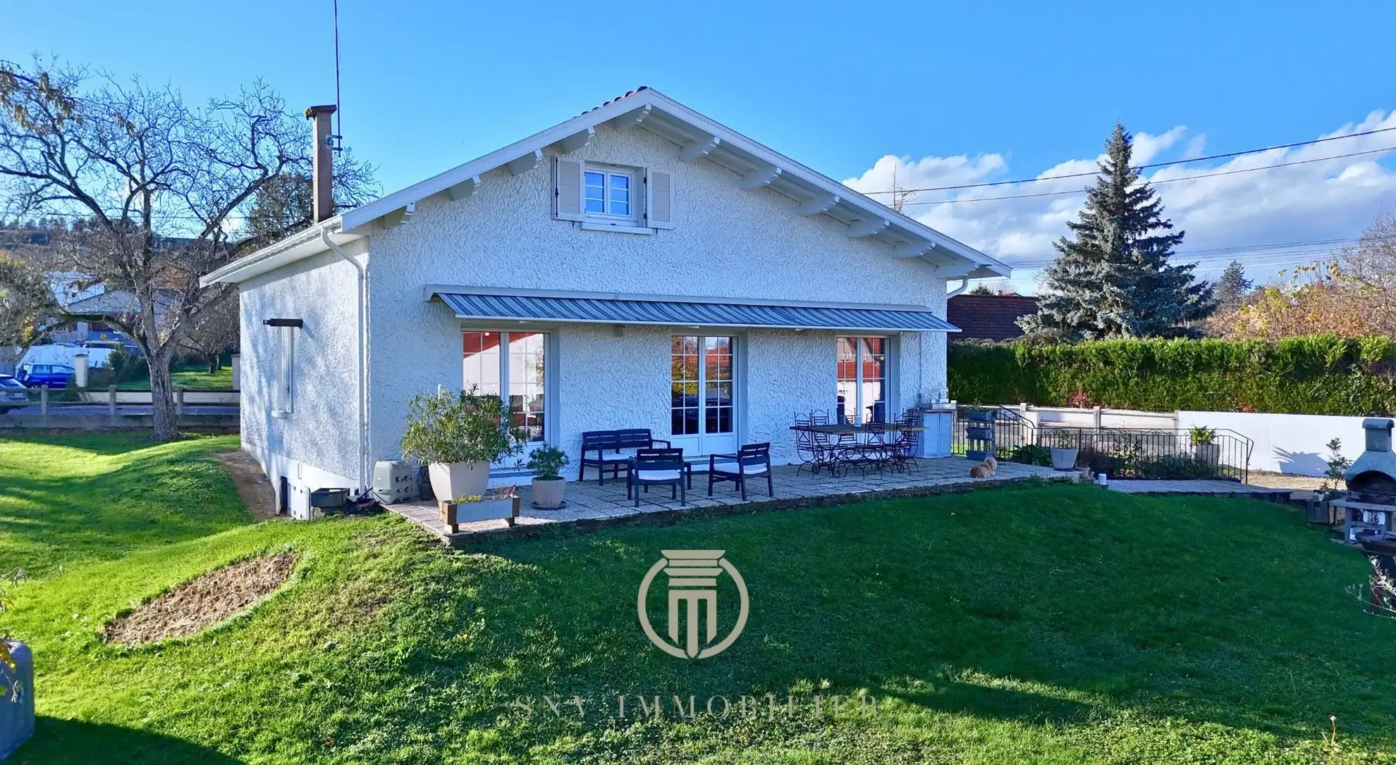 Belle maison familiale avec jardin, sous-sol complet et dépendances à Gannat