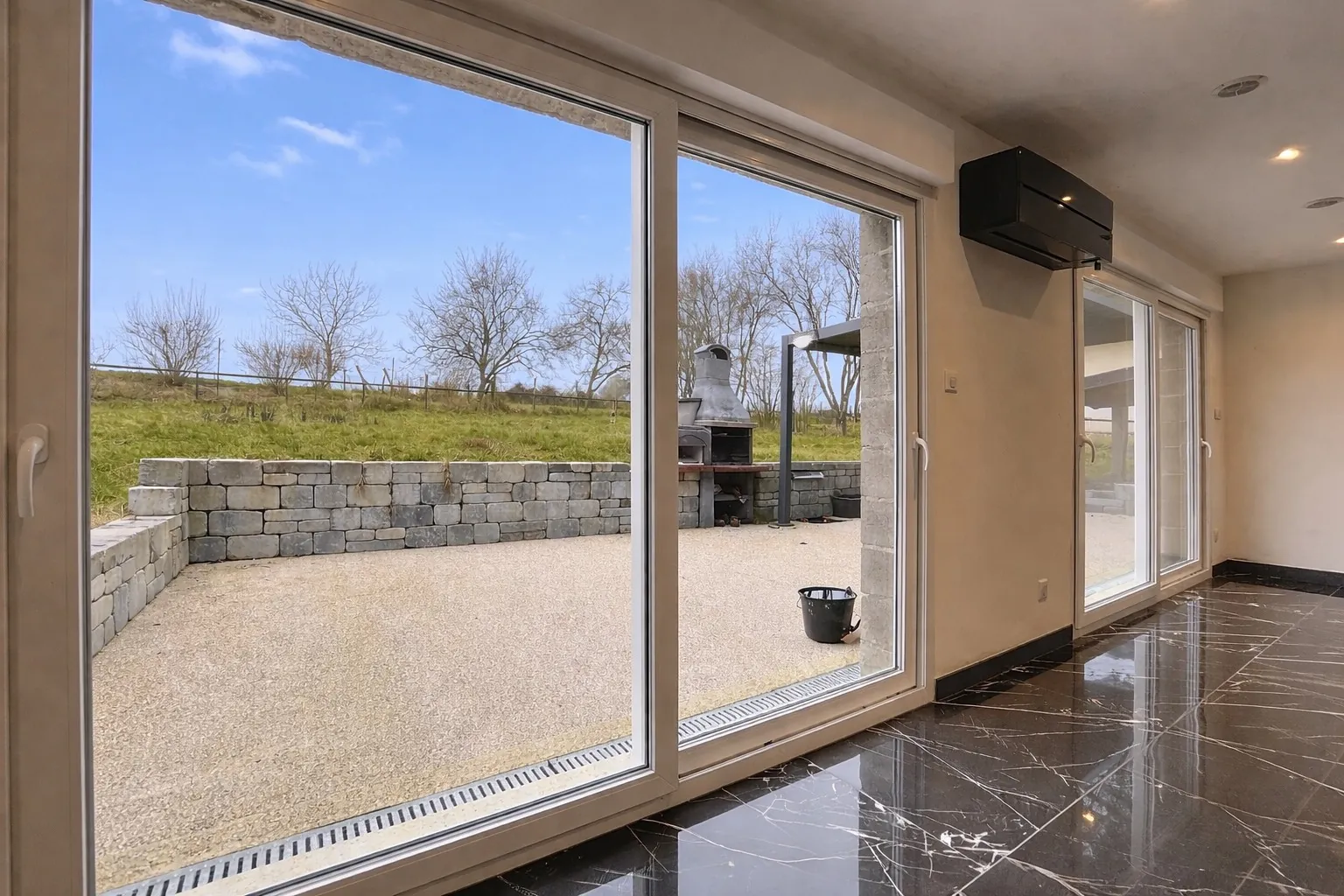 Maison rénovée de 175 m² avec jardin et garage à Thaon-les-Vosges 