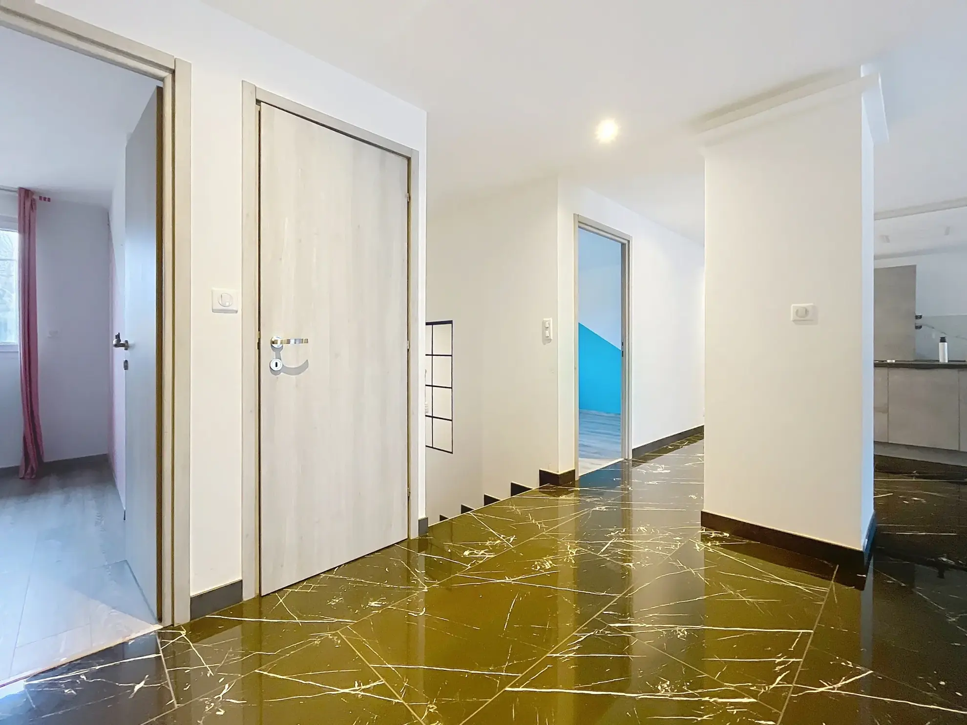 Maison rénovée de 175 m² avec jardin et garage à Thaon-les-Vosges 