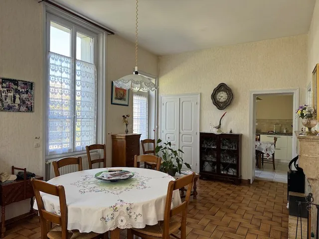 Belle maison en pierre avec grand terrain à Saint-Jean-d'Hermine 