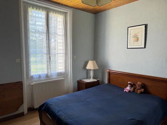 Belle maison en pierre avec grand terrain à Saint-Jean-d'Hermine 