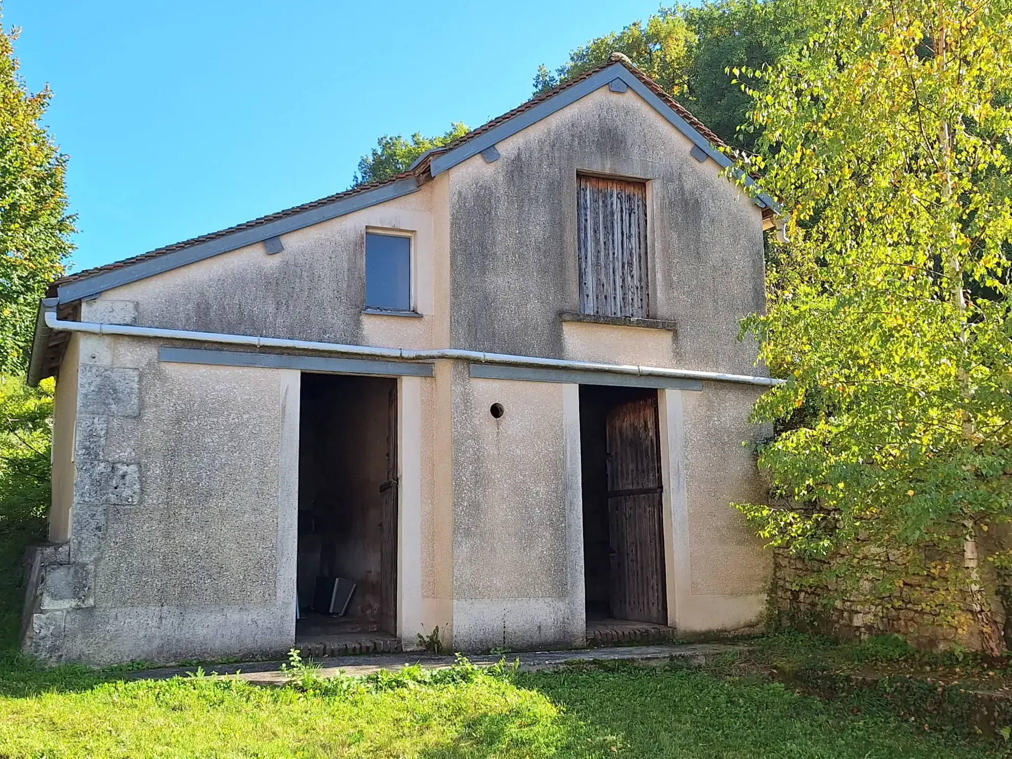 Maison F3 à rénover avec grand terrain à Escamps (89) - 73 m² 