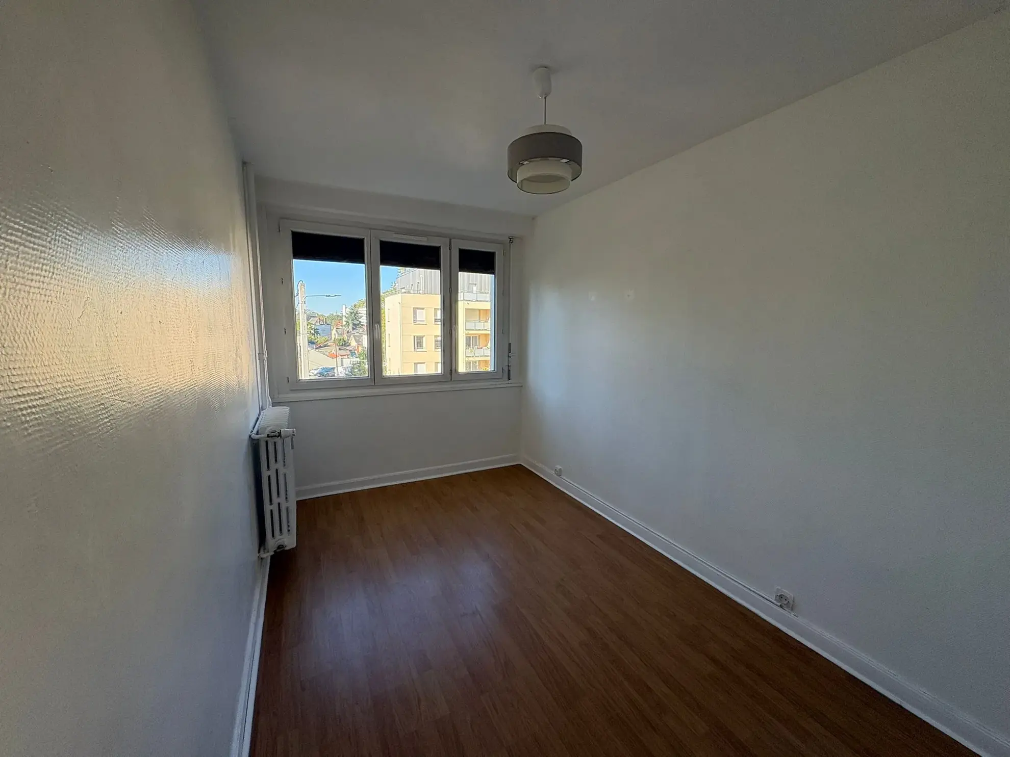 Appartement T4 lumineux avec box et cave au Mans, idéal investisseurs et colocation 