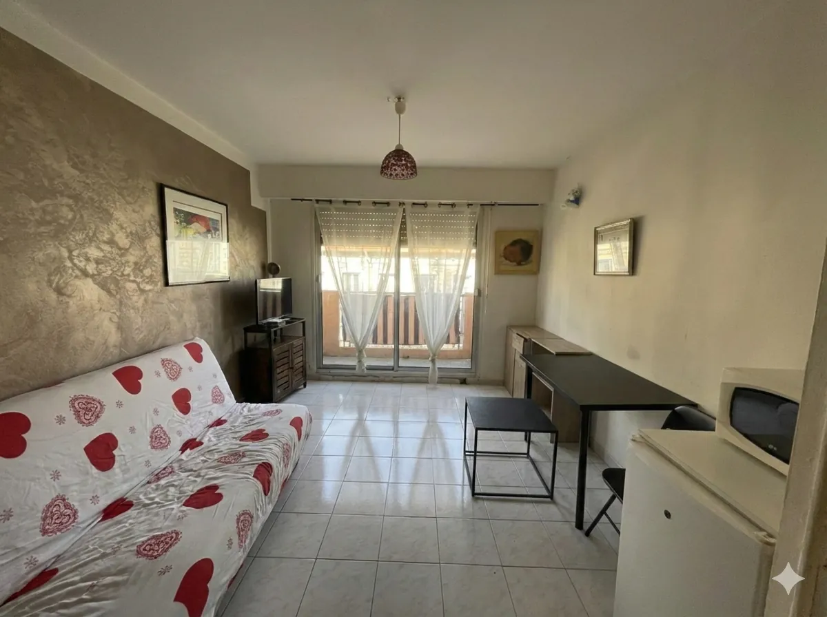Studio à Vernier, Nice – 22 m² avec balcon, à rafraîchir