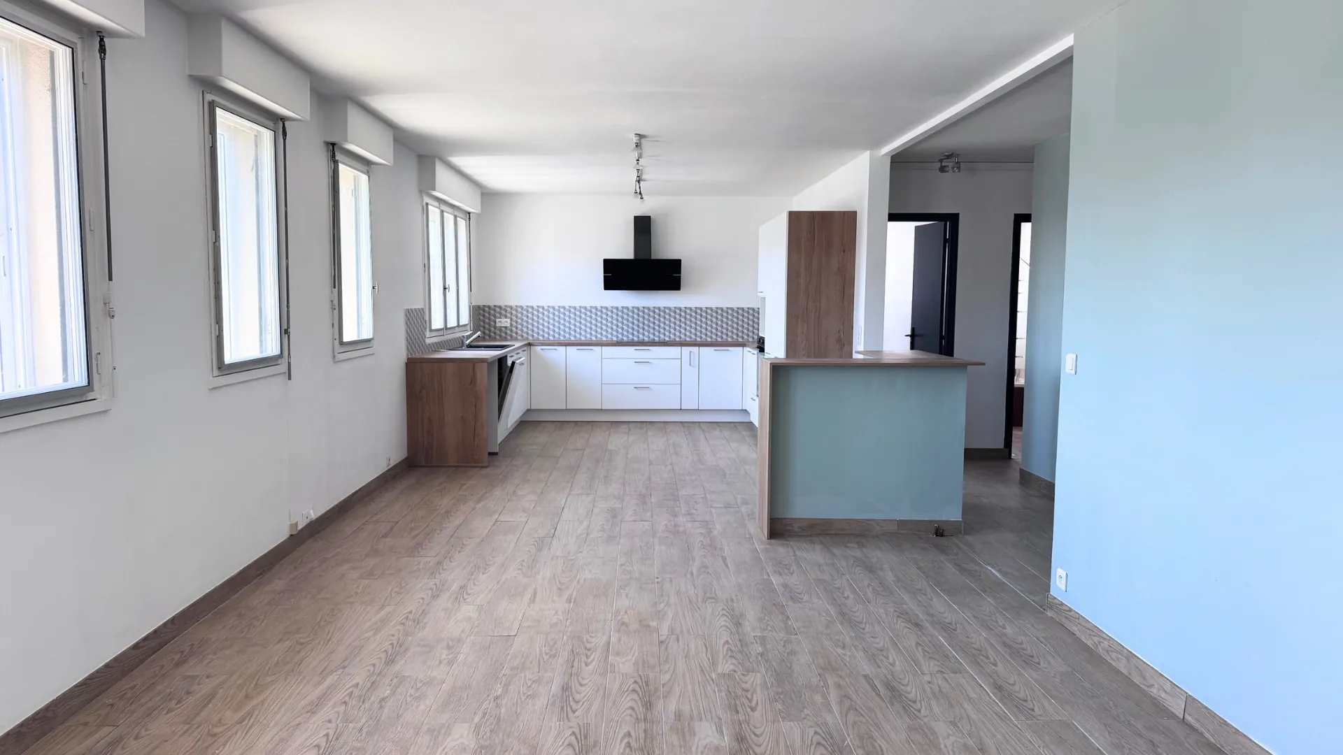 Appartement 5 pièces rénové de 128 m² à Lanester avec parking