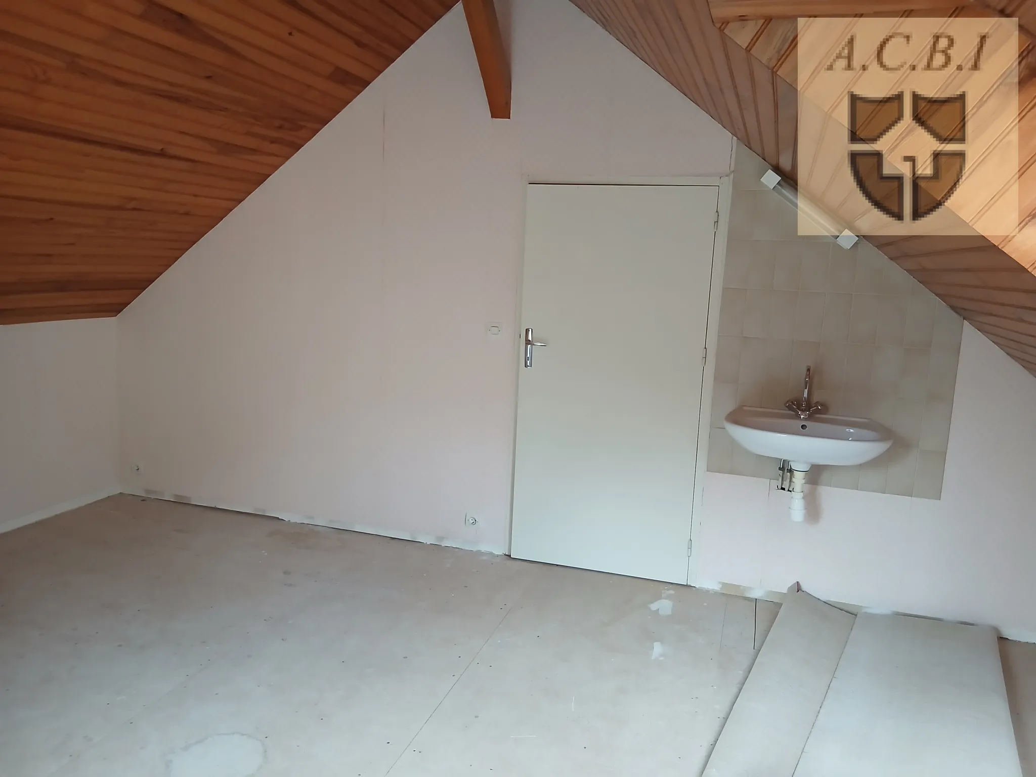 Maison à vendre à Montoire-sur-Loir, 72 m², 2 chambres, terrasse, garage, terrain clos 