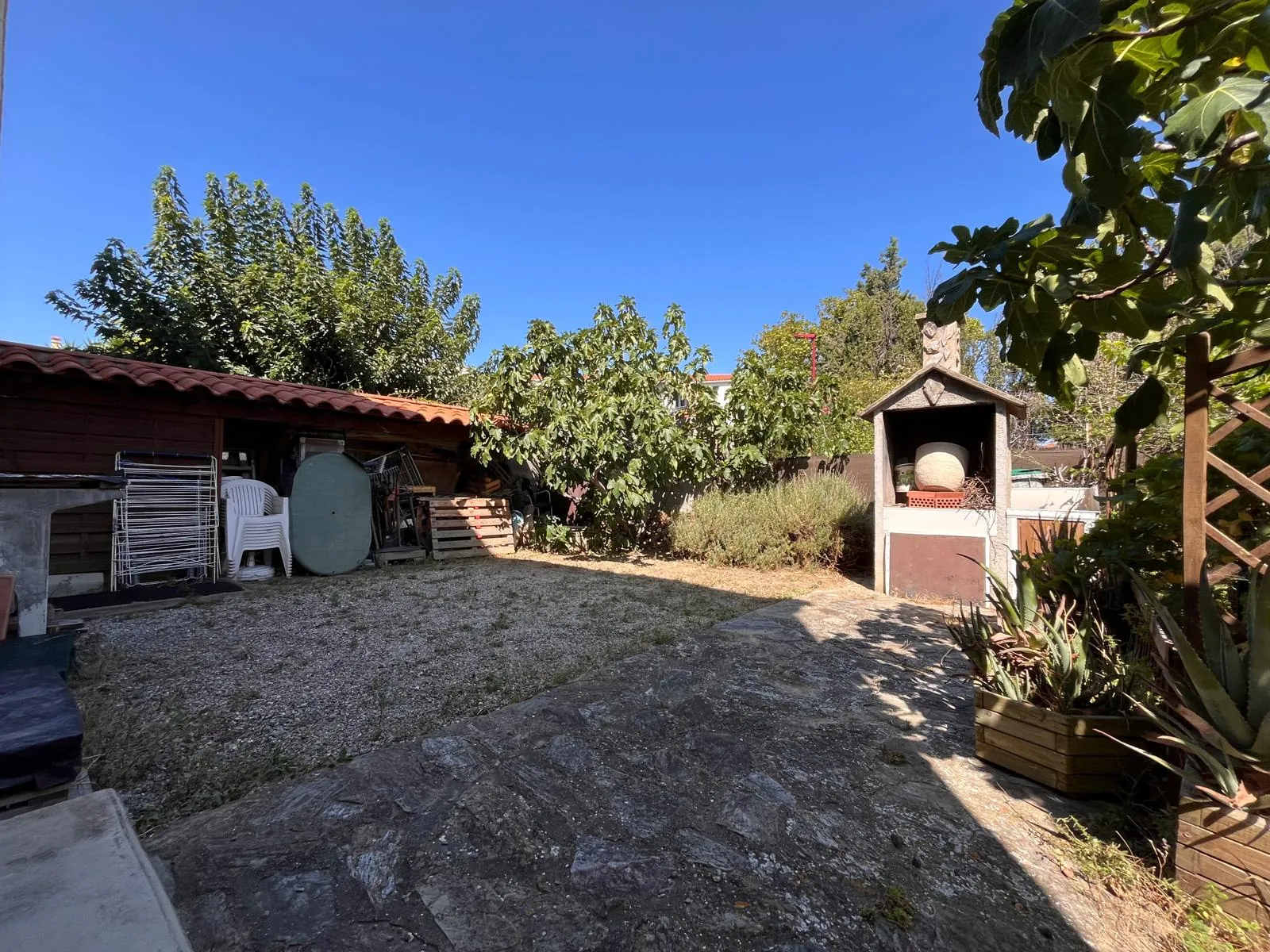 Maison à Toulouges avec jardin, 4 chambres, garage et terrasse - Potentiel d'amélioration énergétique 