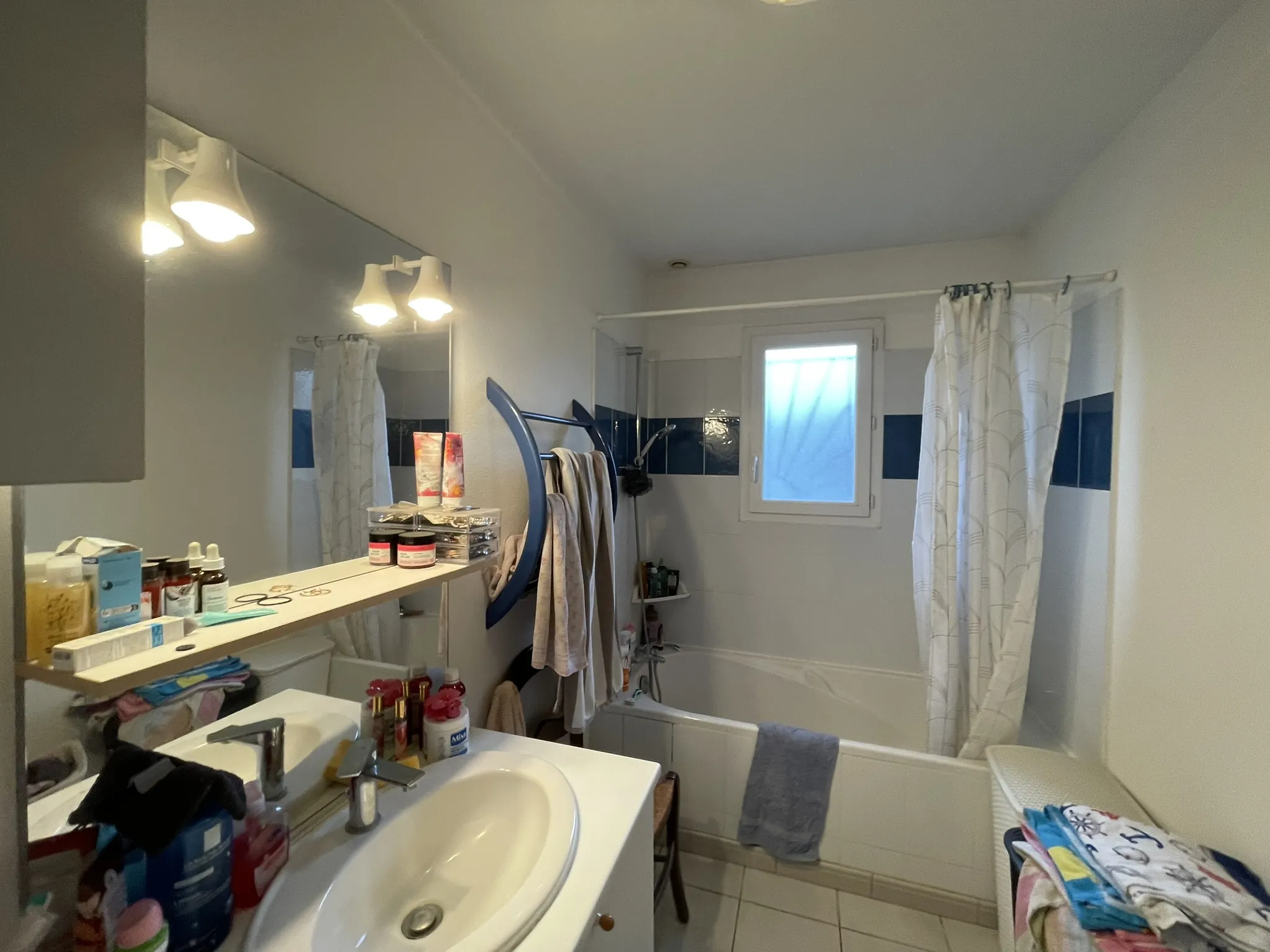 Maison individuelle 3 chambres avec garage à Saint-Maixant 