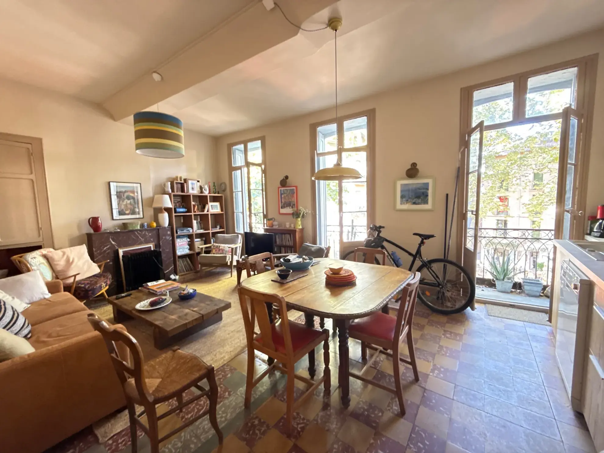 Appartement F3 à Céret avec balcon et vue sur la place - Centre-ville 