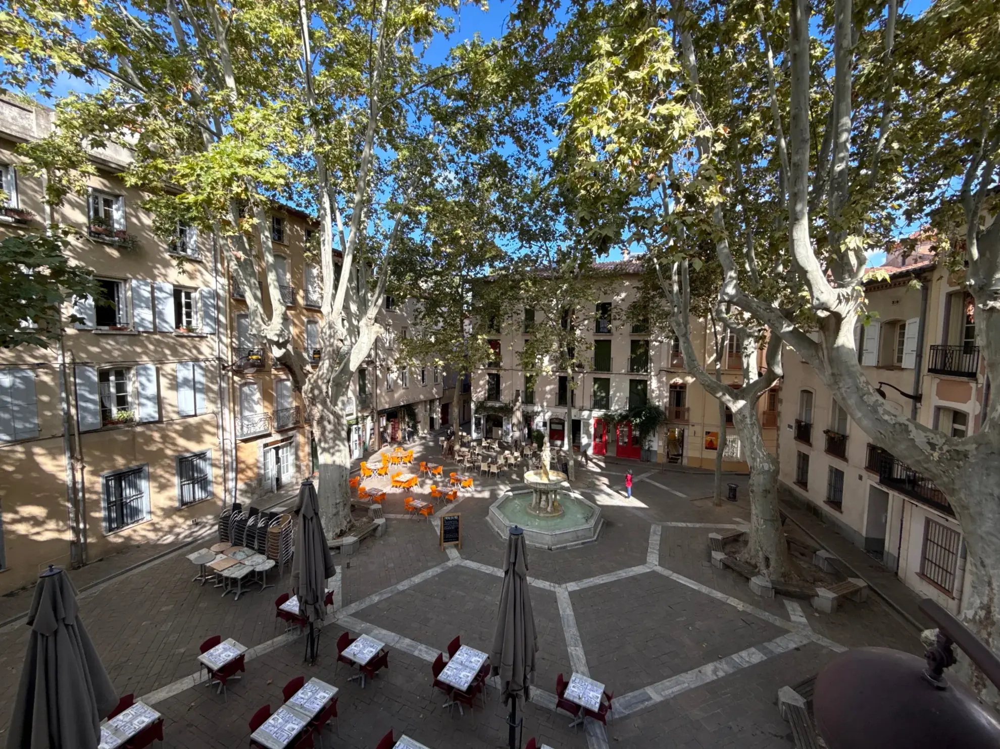 Appartement F3 à Céret avec balcon et vue sur la place - Centre-ville 