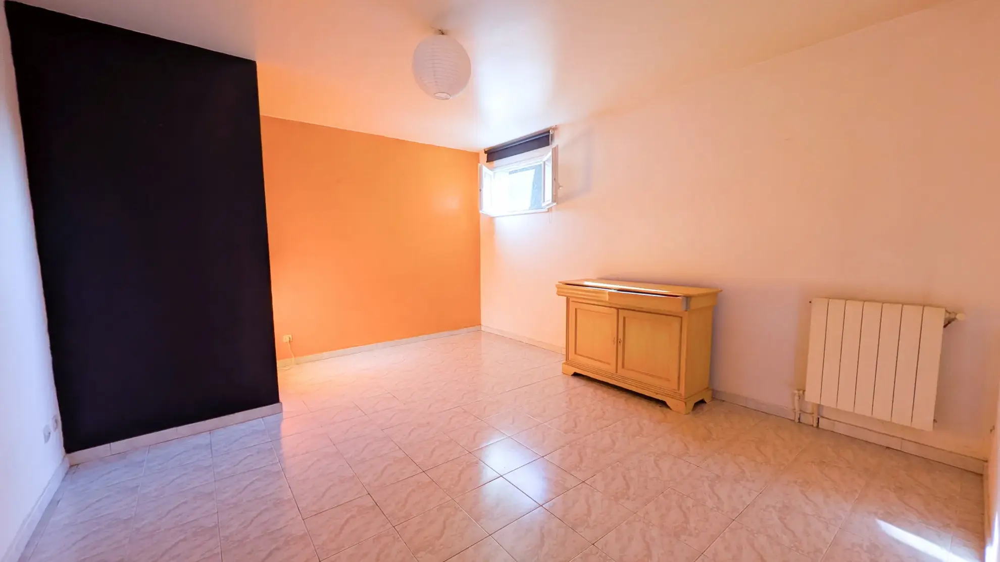 Appartement T5 de 175 m² à Signes avec terrasse et fort potentiel 