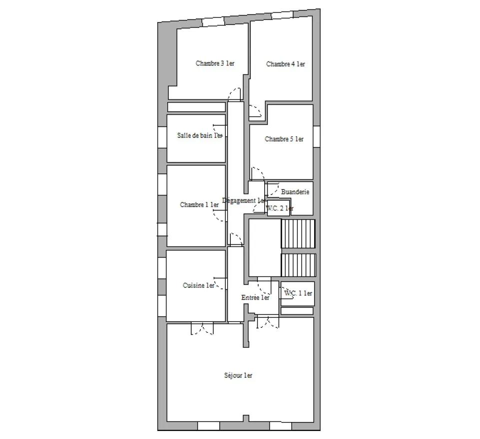 Appartement T5 de 175 m² à Signes avec terrasse et fort potentiel 