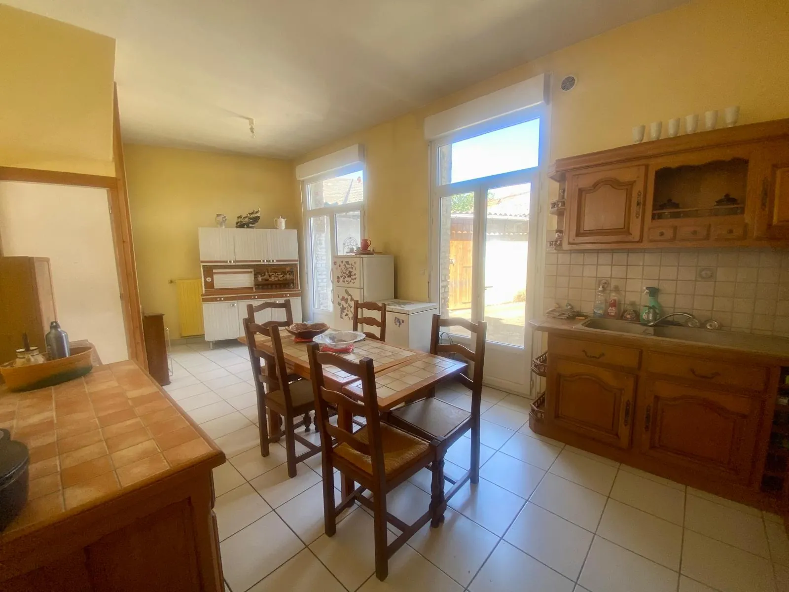 Maison à vendre à FRESNOY-LE-GRAND avec 3 chambres et potentiel d’aménagement 