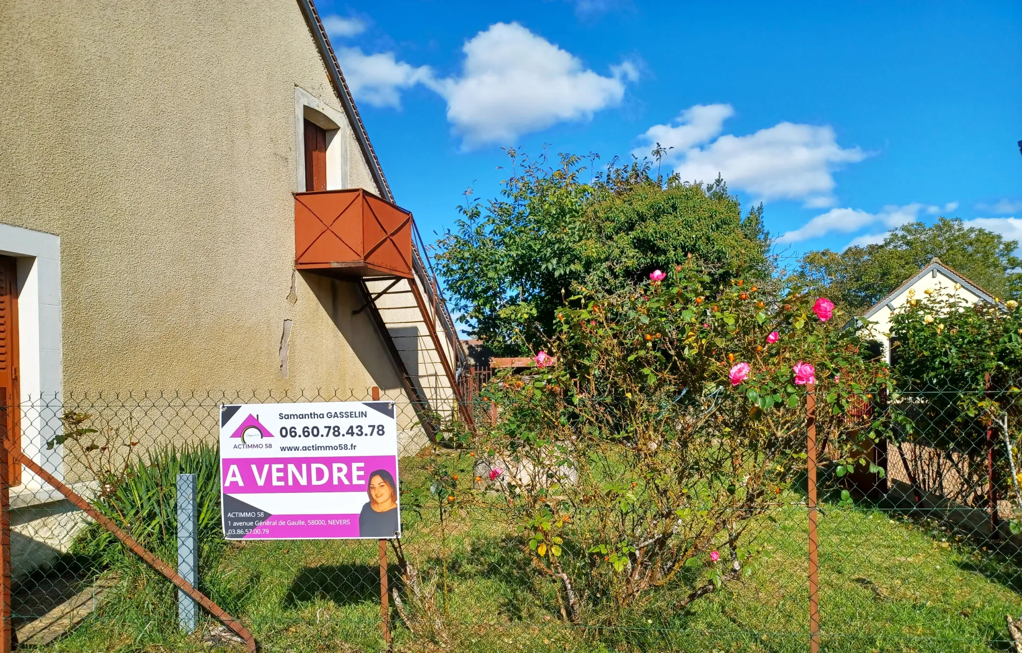 Maison individuelle de 85 m² avec terrain, véranda et garage dans le Berry 