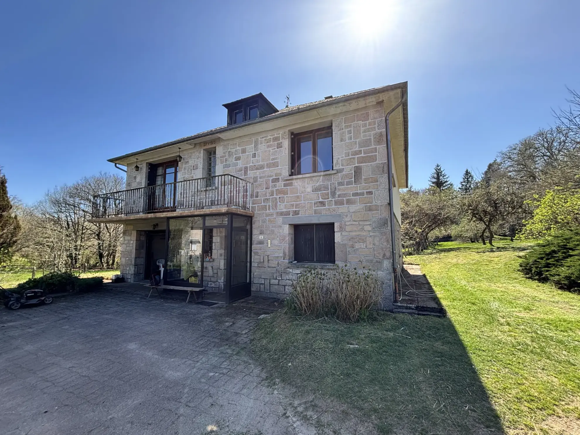 Maison à vendre à Soudeilles, Corrèze - 4 chambres, jardin, garage