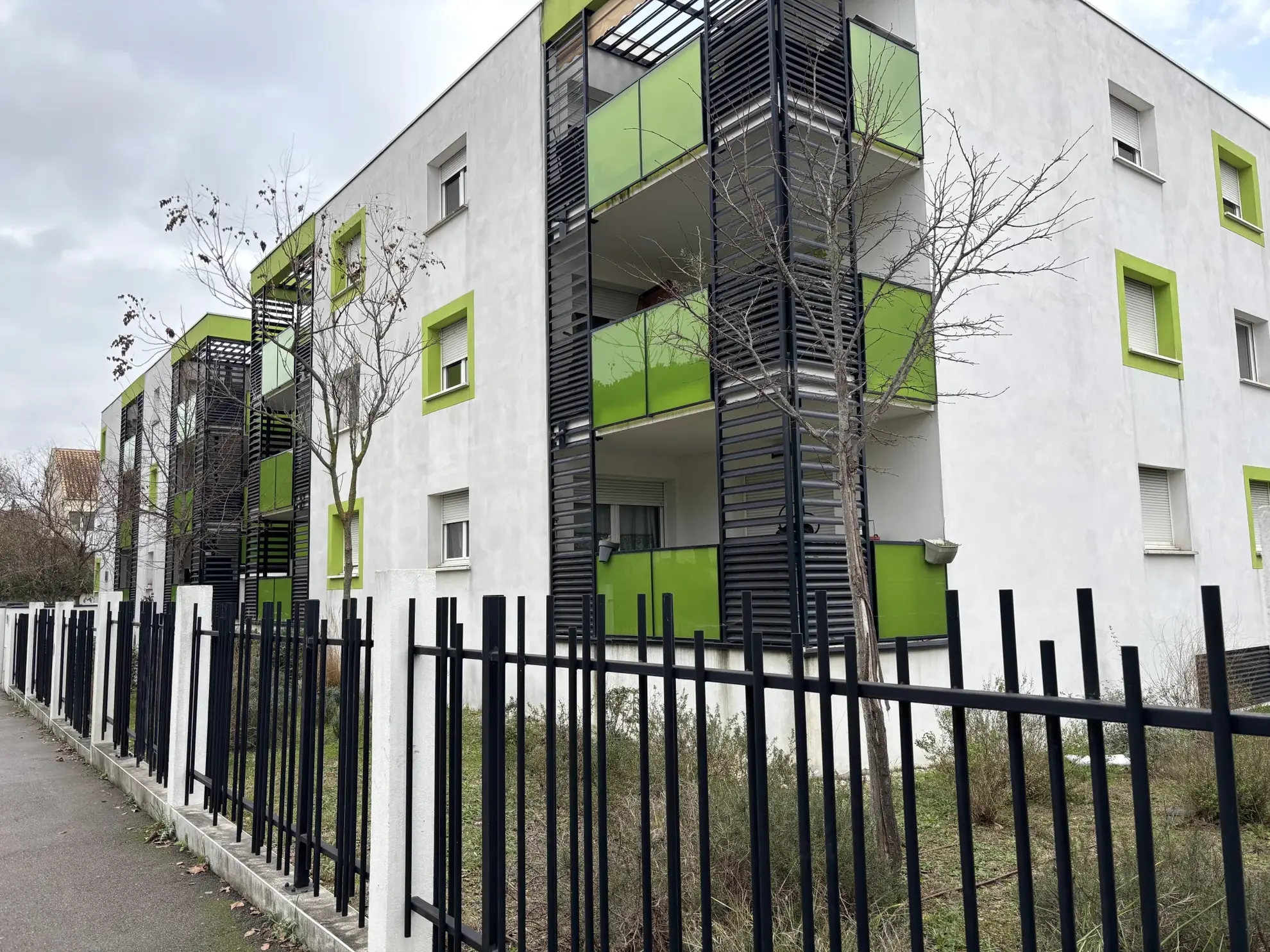 Garage sécurisé loué à Montpellier dans résidence sécurisée - Investissement immobilier