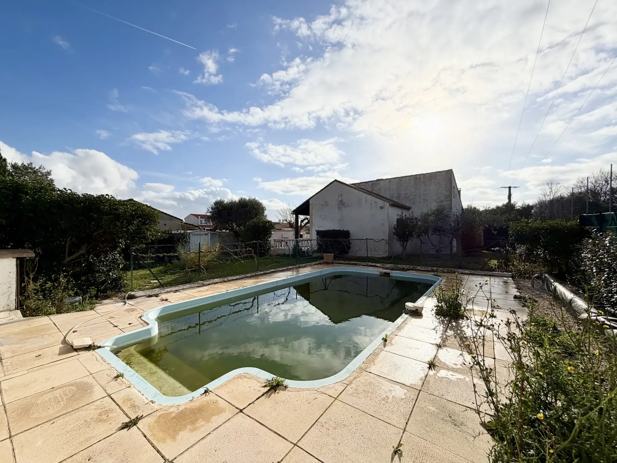 Villa de 86m² avec piscine à Vauvert – Calme et potentiel 