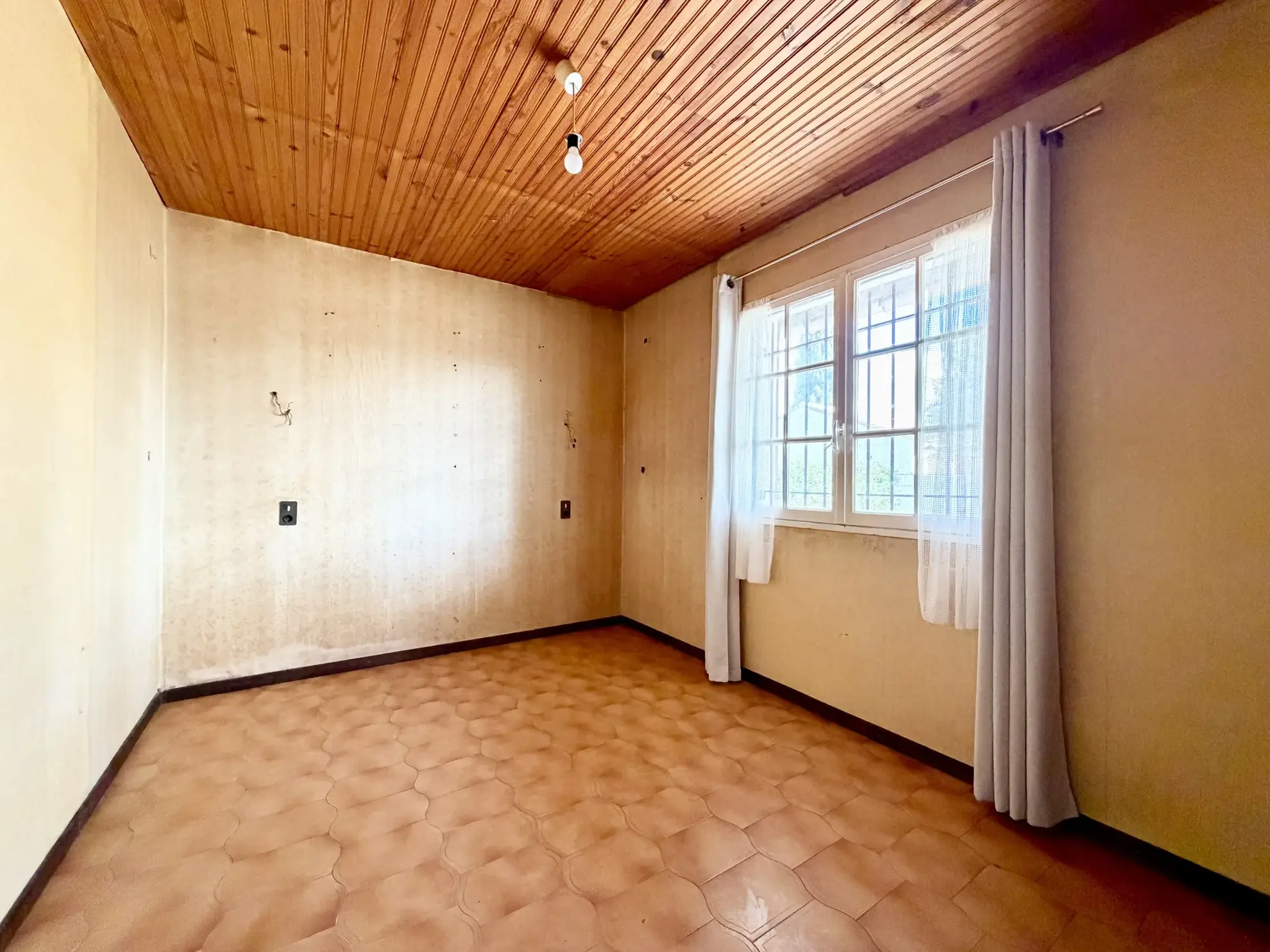 Villa de 86m² avec piscine à Vauvert – Calme et potentiel 