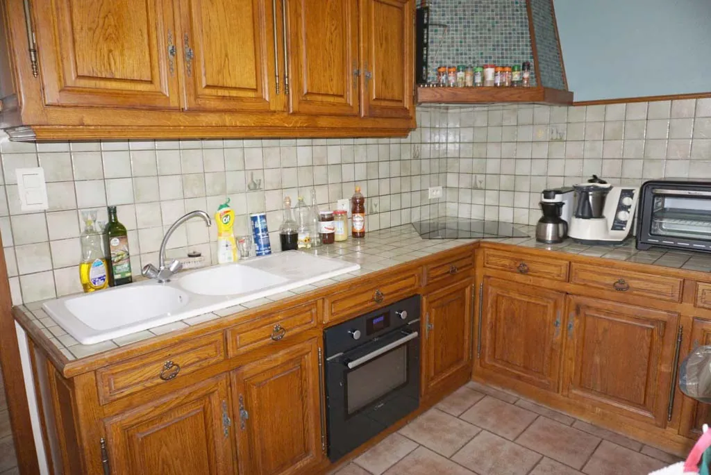 Maison de plain-pied à proximité du Le Donjon avec grand terrain 