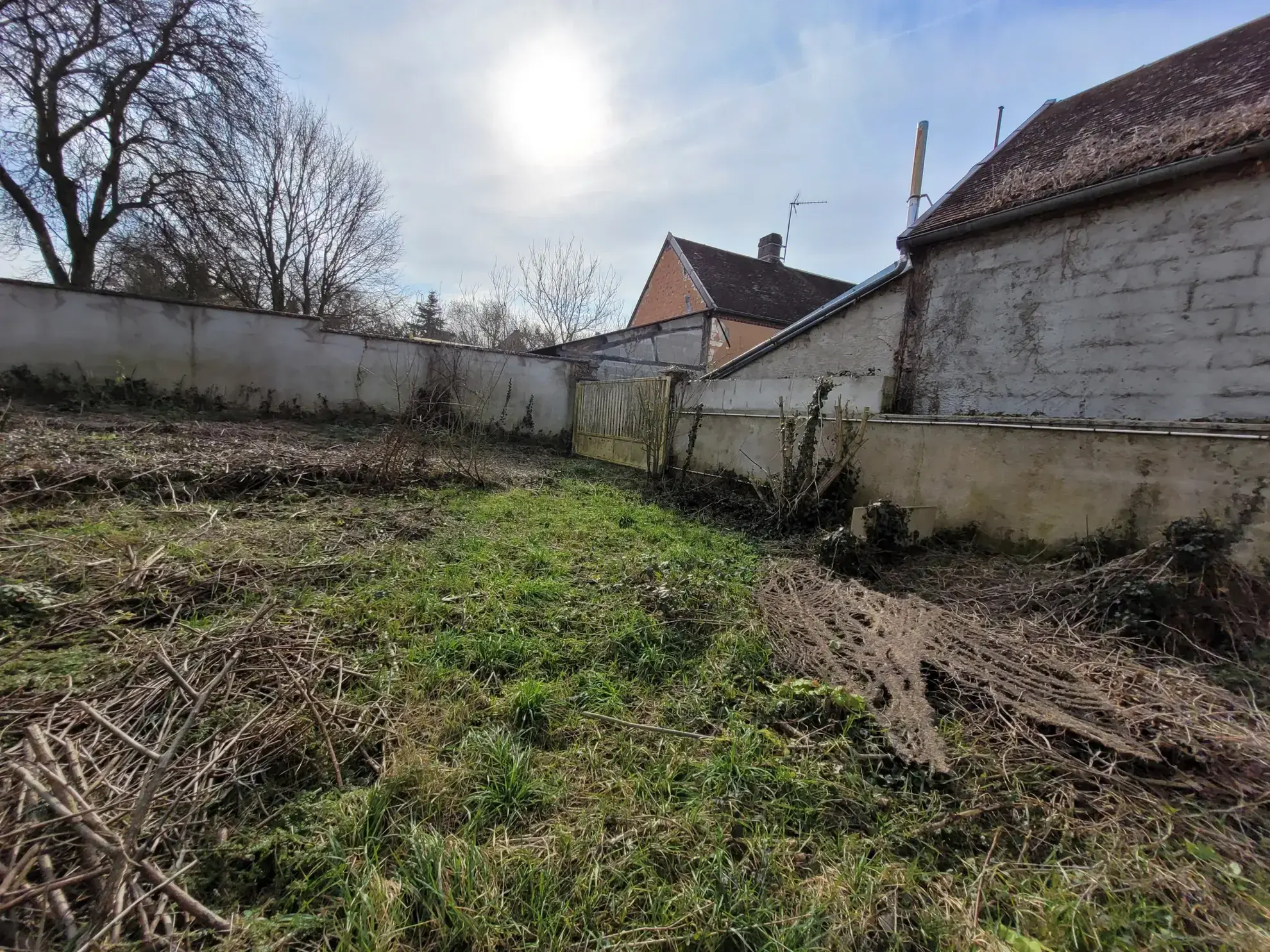 Maison à rénover de 92m² avec grand terrain dans le Pays d'Othe 
