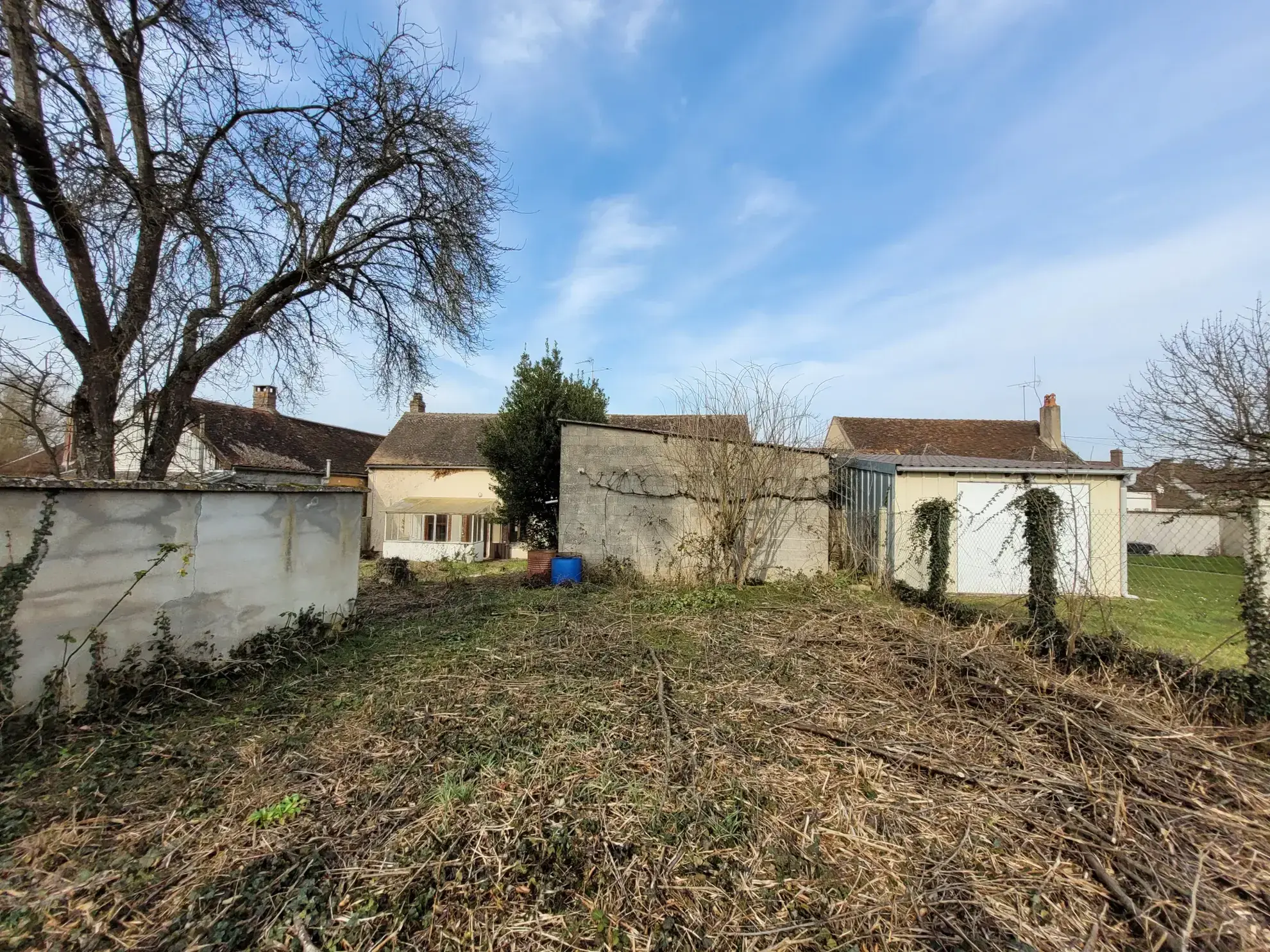 Maison à rénover de 92m² avec grand terrain dans le Pays d'Othe 