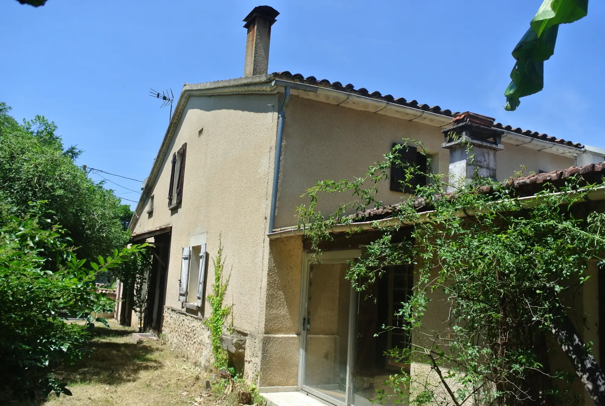 Maison à Marmande avec garage, jardin et 3 chambres à rénover