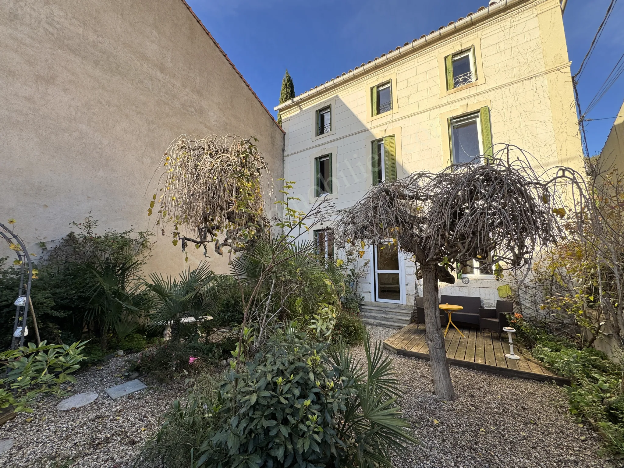 Maison de caractère avec 3 appartements et jardin à Esperaza - Haute Vallée