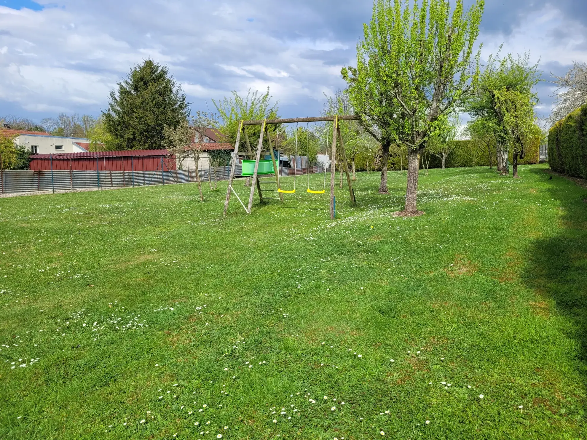 Charmante maison avec grand terrain au cœur du Pays d'Othe – Neuville sur Vanne 