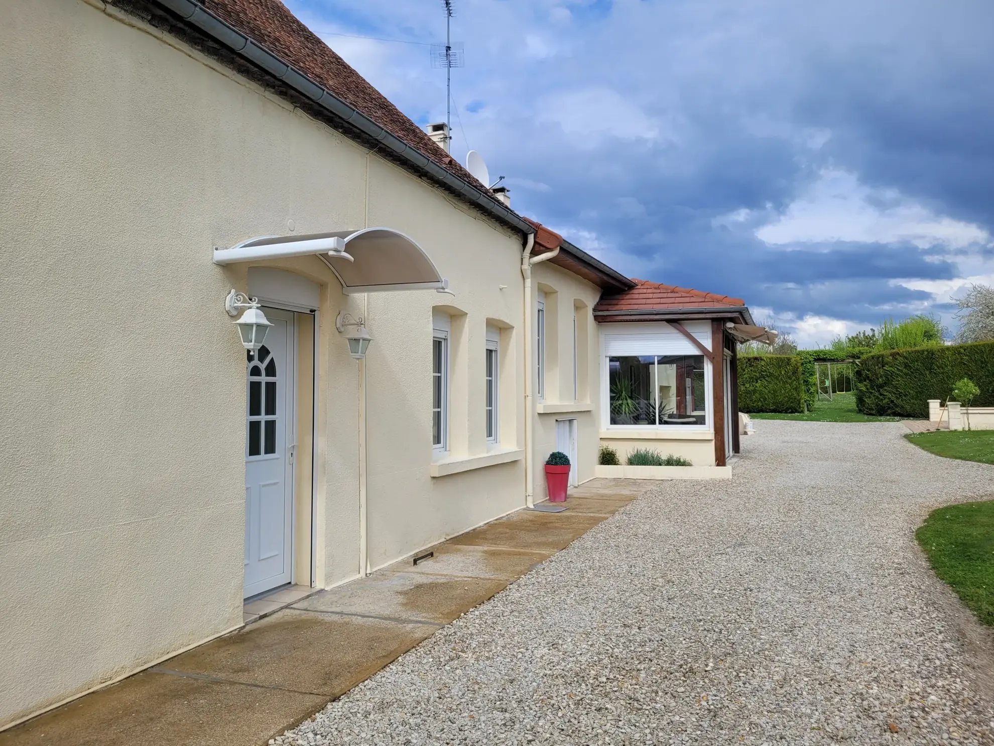 Charmante maison avec grand terrain au cœur du Pays d'Othe – Neuville sur Vanne 