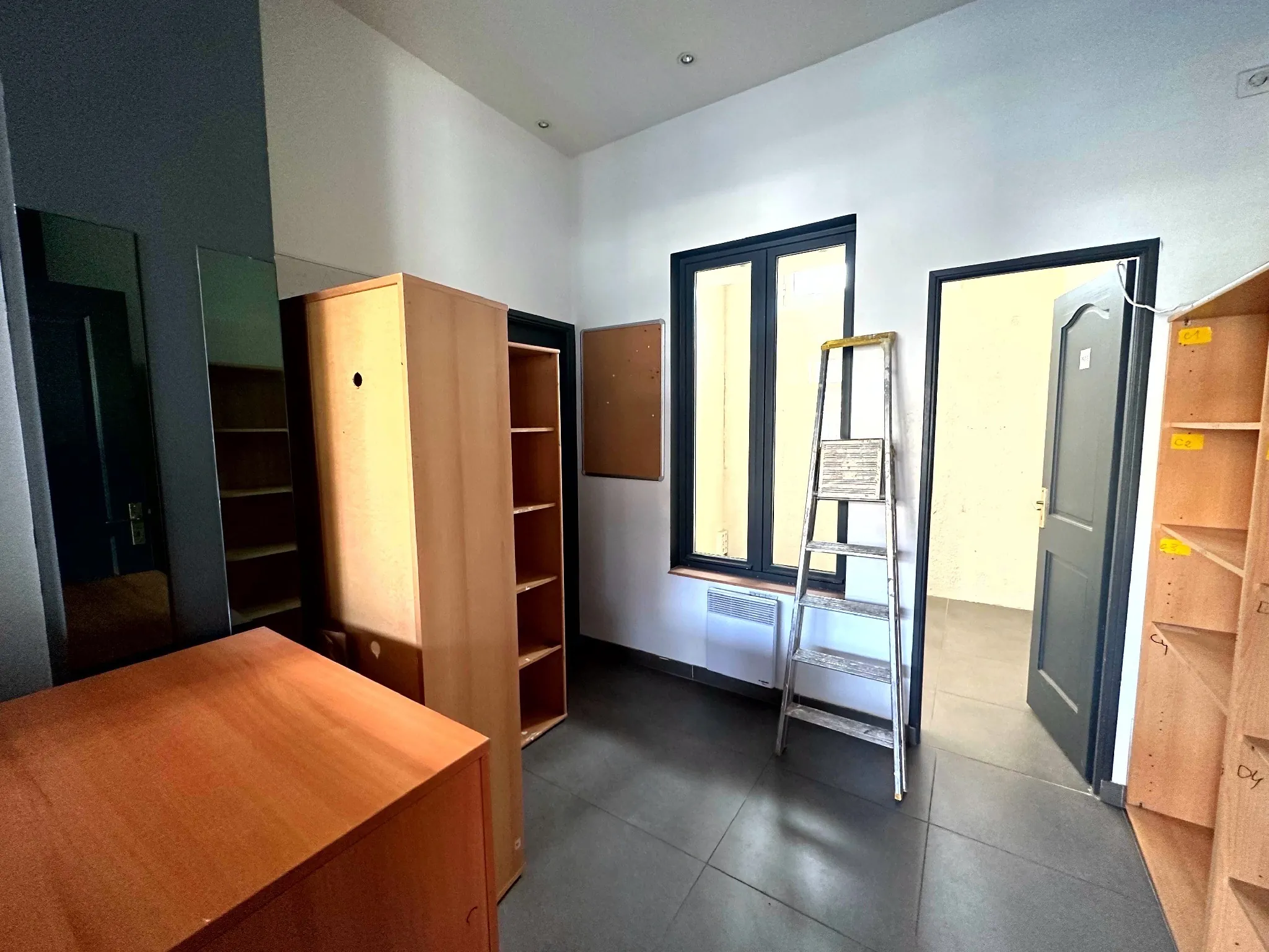 Local Commercial à Vendre à Le Pecq - Investissement avec Bail en place 