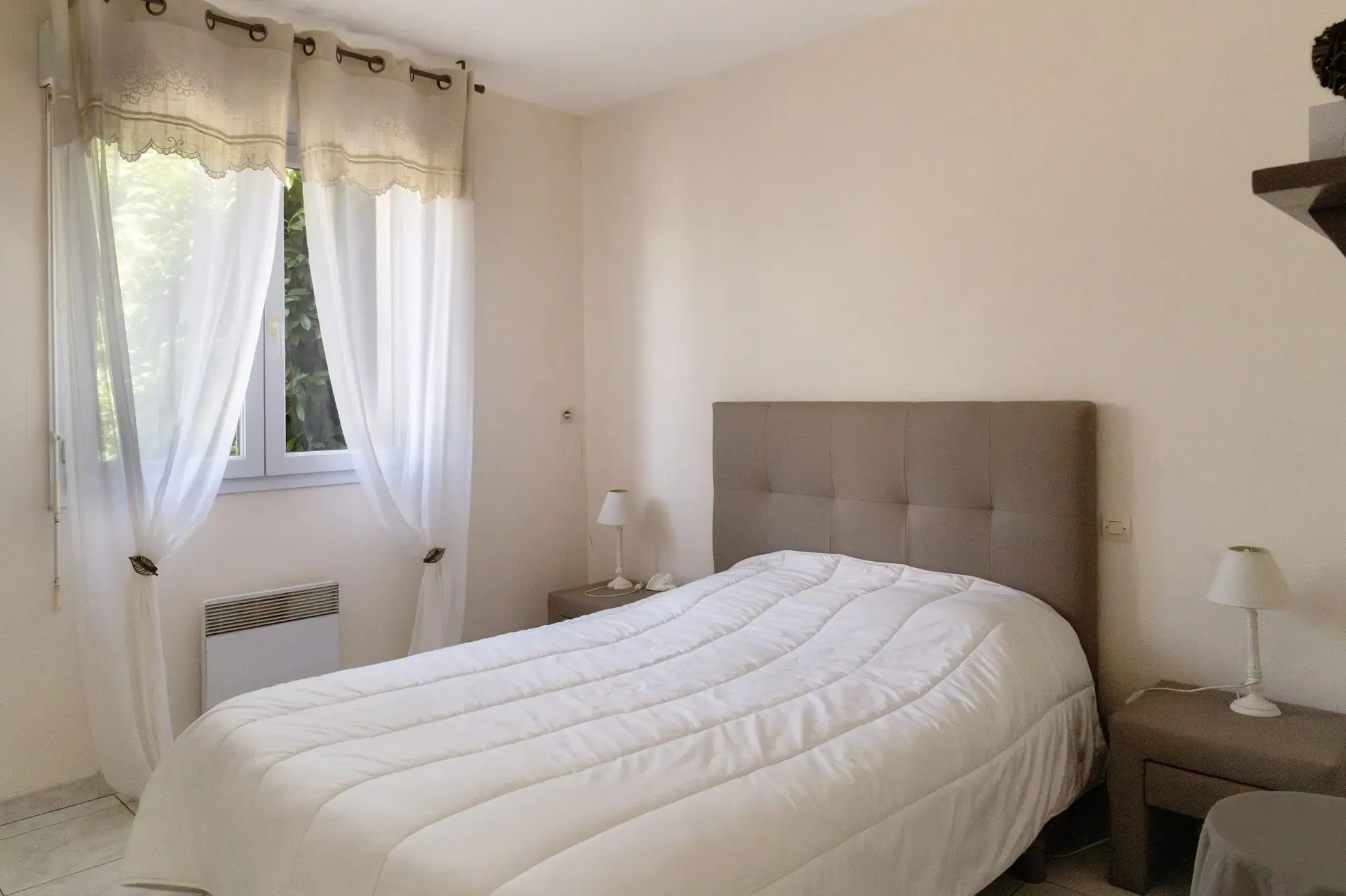 Maison de plain-pied avec piscine, jardin et garage à Trèbes 