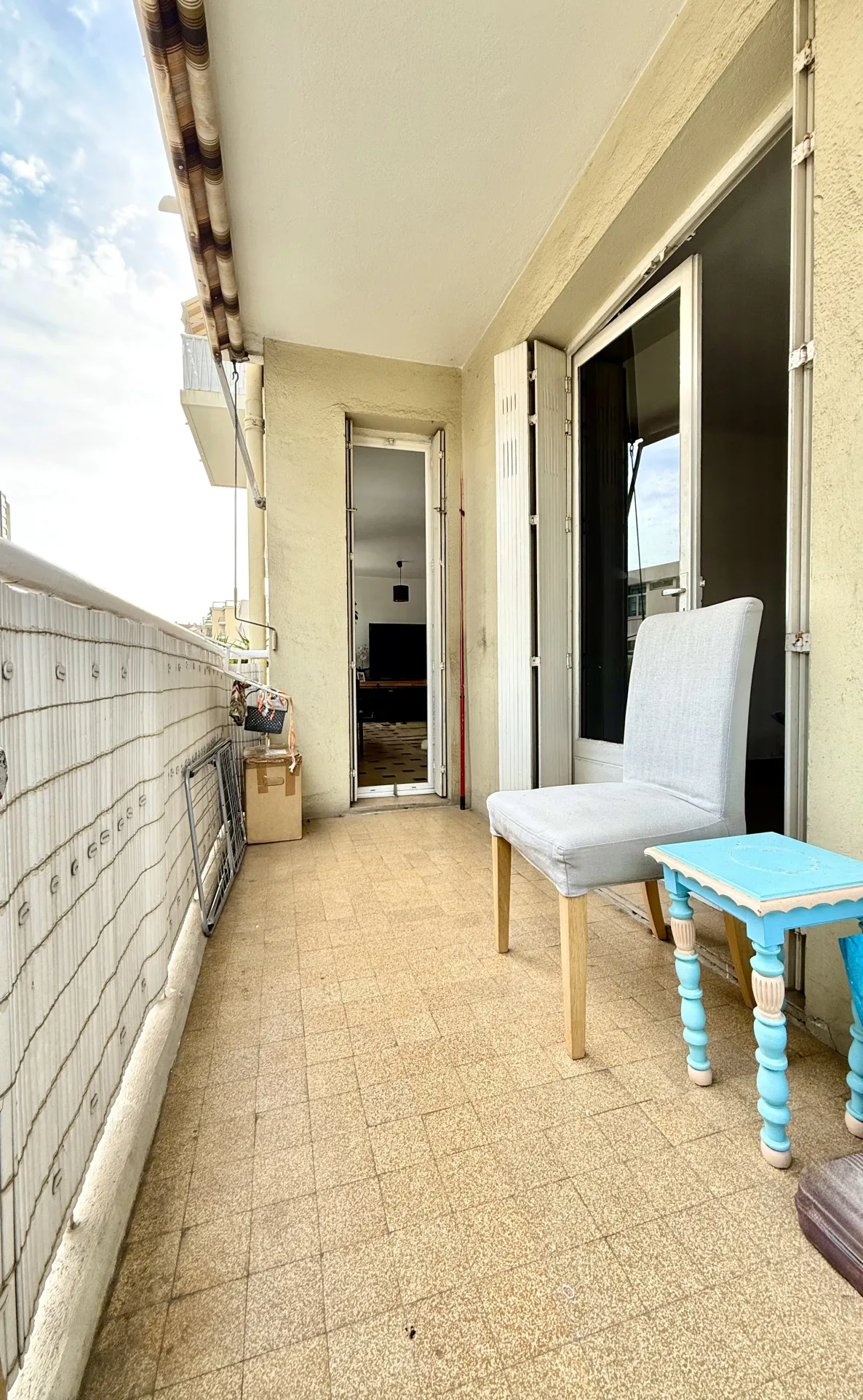 Appartement Faux T4 de 68 m² avec Balcon dans le Quartier Champs de Mars à Toulon 
