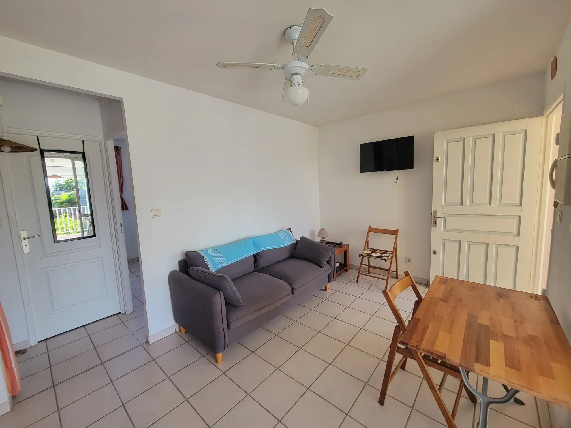 Appartement T2 à Anse Mitan proche de la plage avec parking 