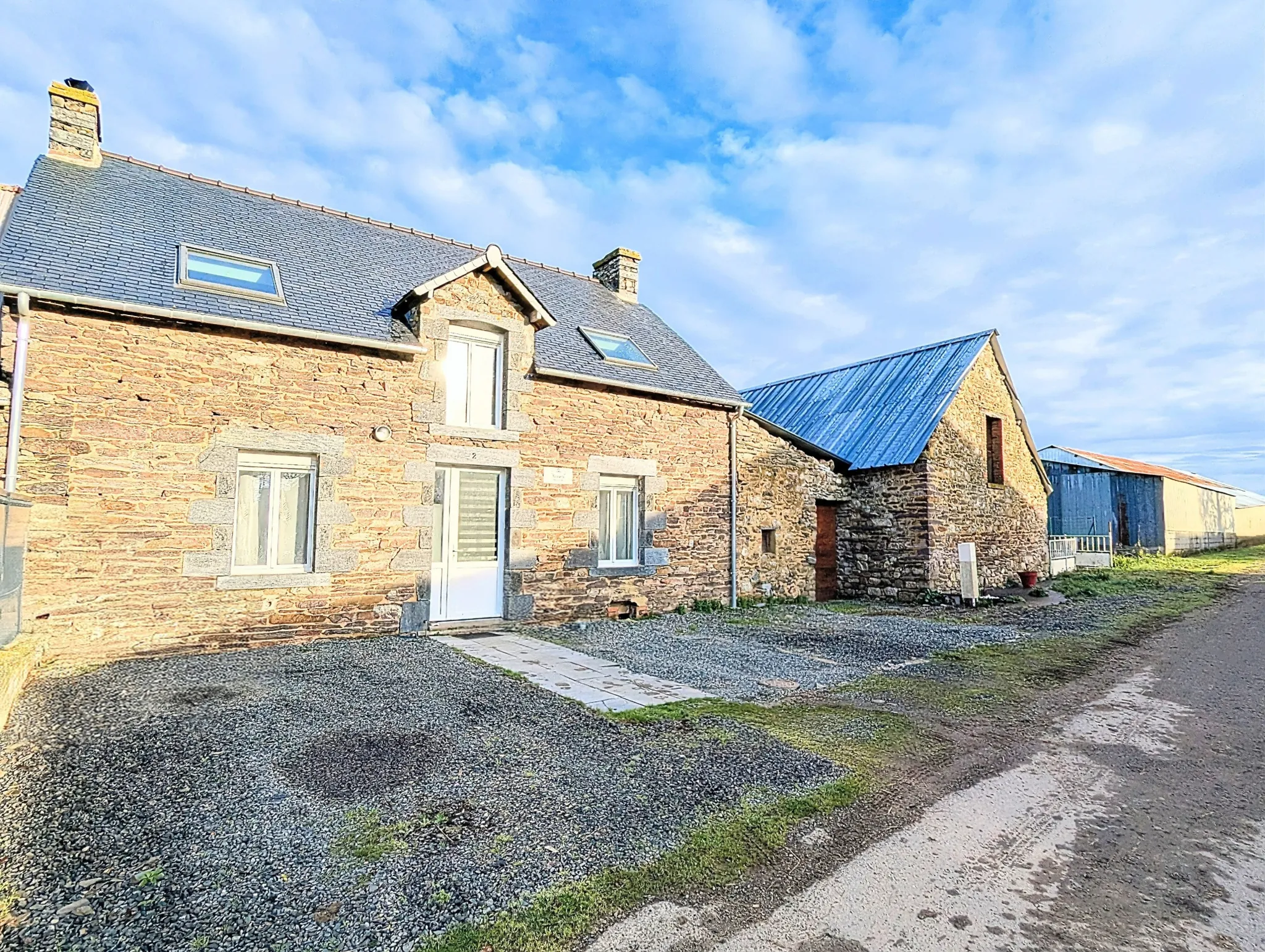 Maison rénovée avec 4 chambres à Comblessac en secteur Grand Brocéliande