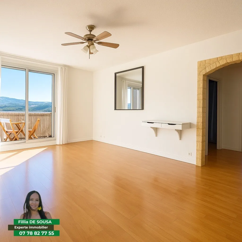 Appartement F4 avec Balcon et Parking à Saint-Jean-Bonnefonds