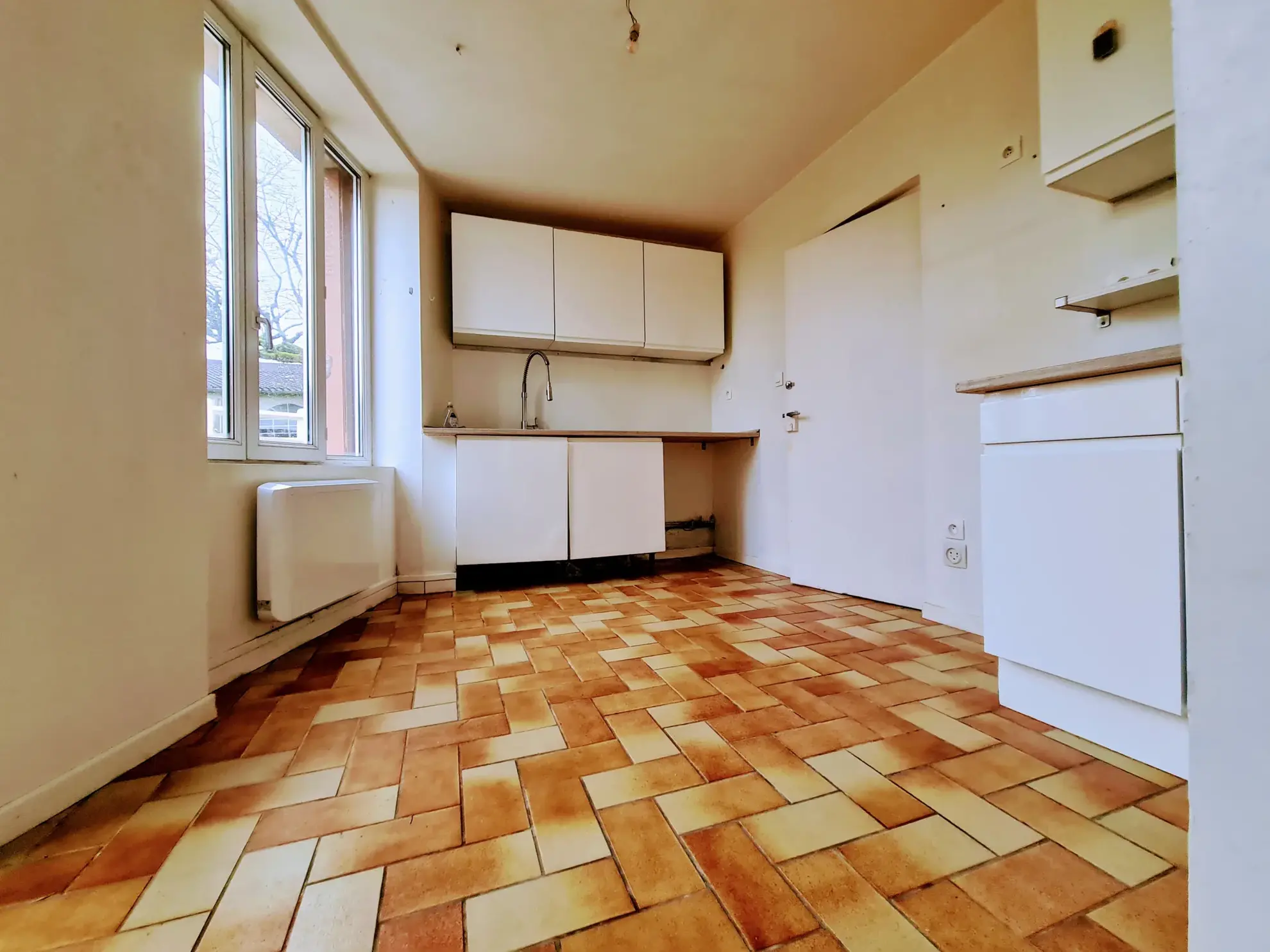 À vendre maison ancienne rénovée avec annexes et grange à Murlin, proche Premery 