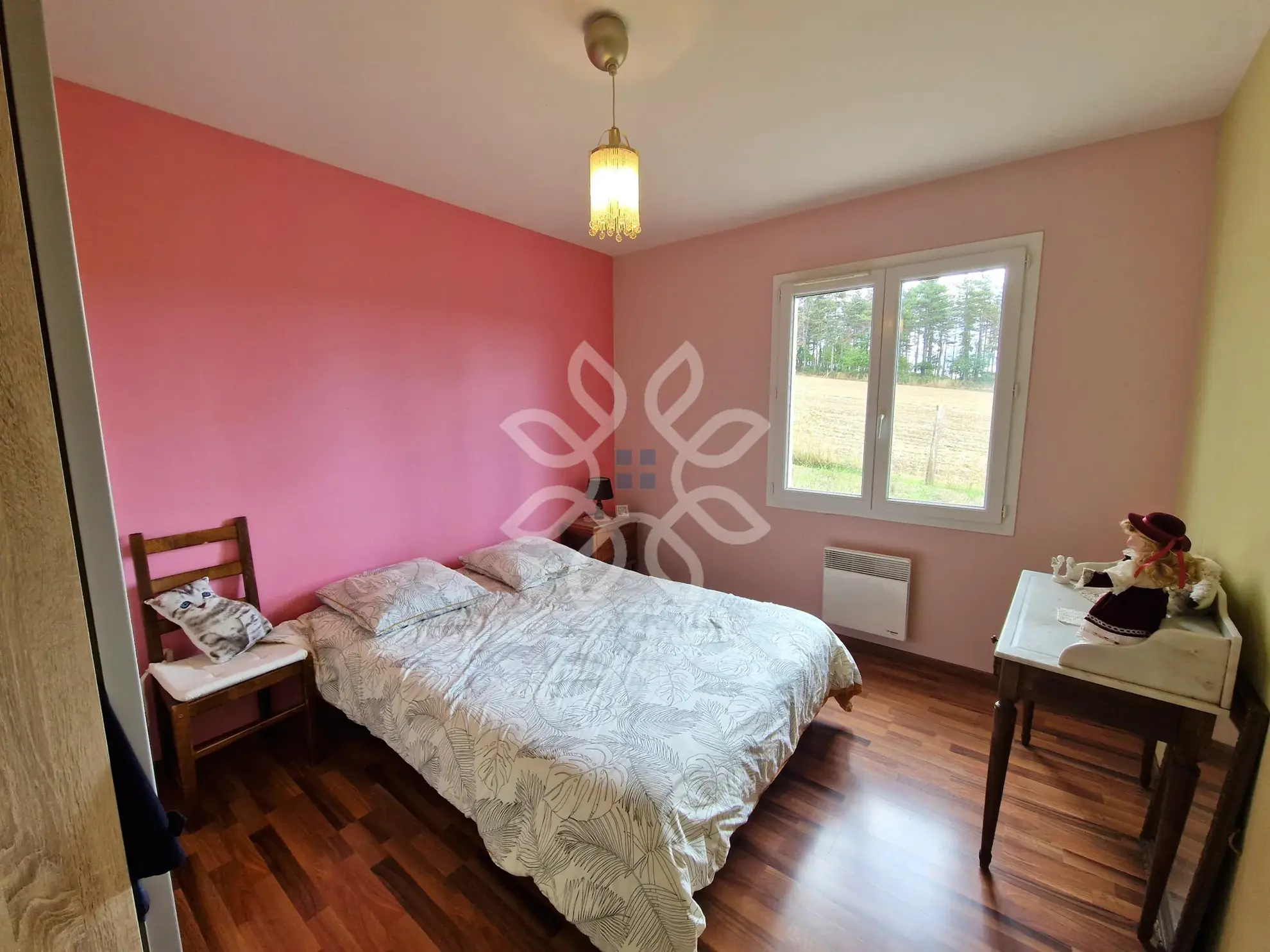 Maison de plain-pied lumineuse avec vue dégagée à Vieille-Brioude 