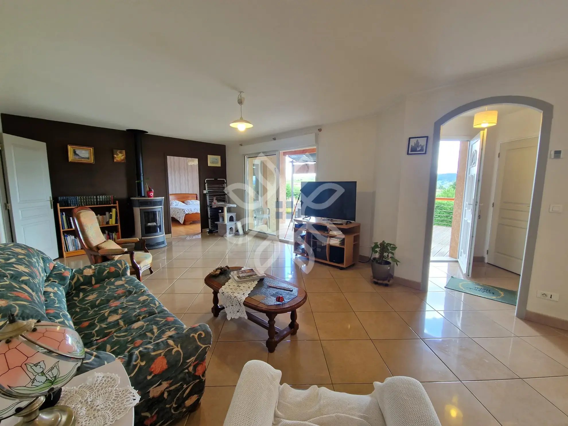 Maison de plain-pied lumineuse avec vue dégagée à Vieille-Brioude 