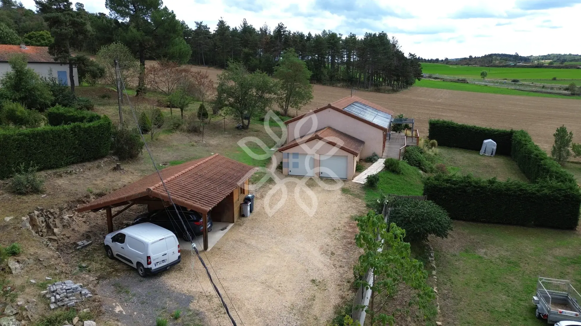 Maison de plain-pied lumineuse avec vue dégagée à Vieille-Brioude 